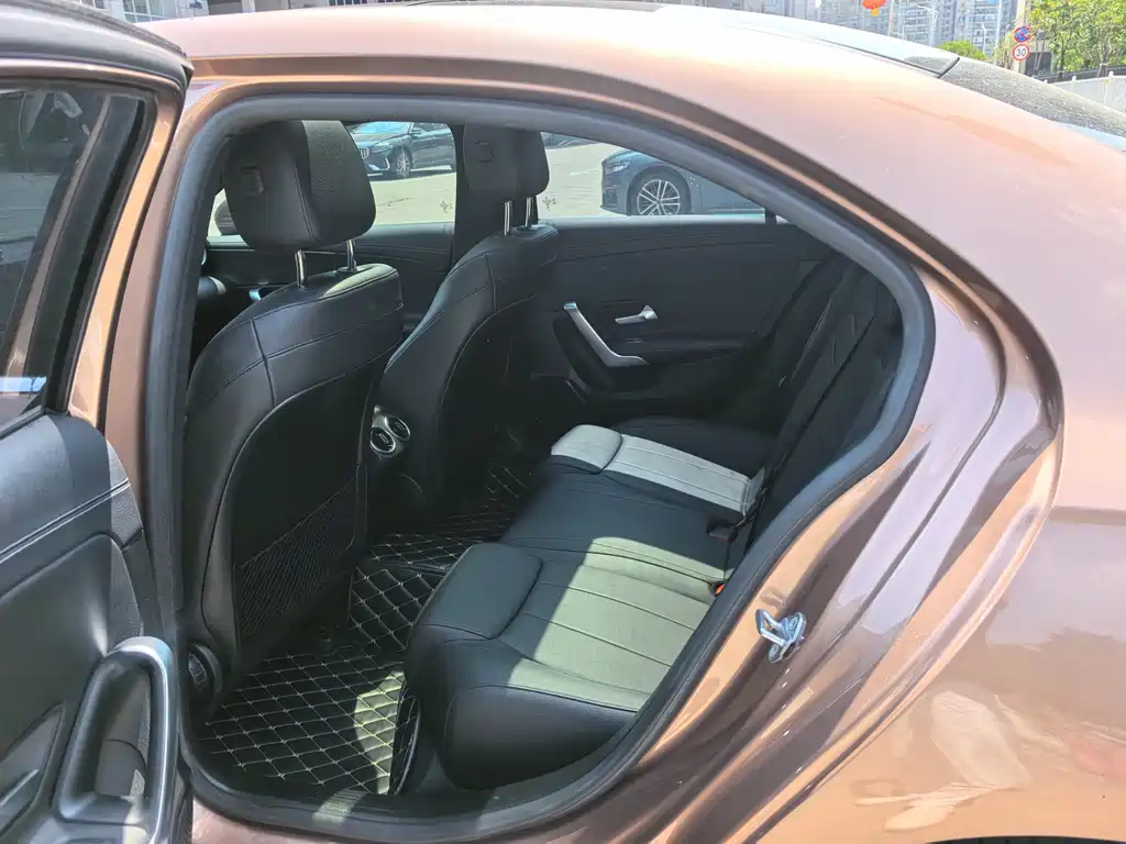 Mercedes-Benz A-Class 2020 — фото 15