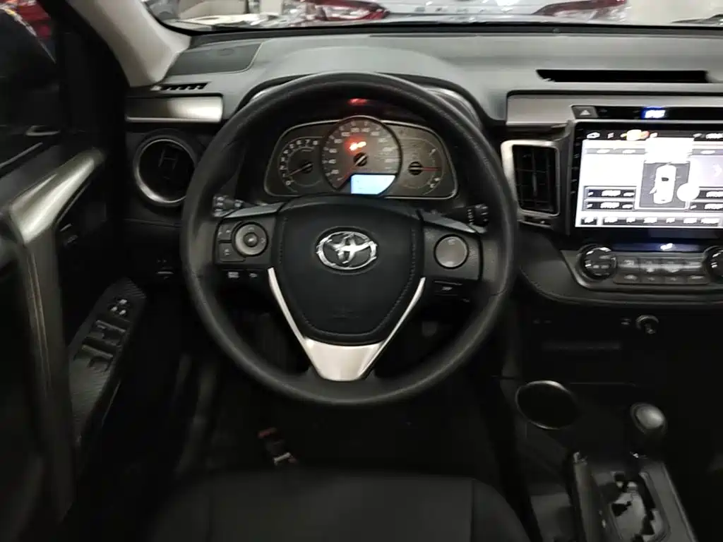 Toyota RAV4 2015
