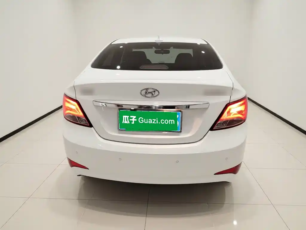 Hyundai Verna 2015