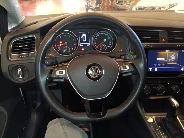 Volkswagen Golf 2020