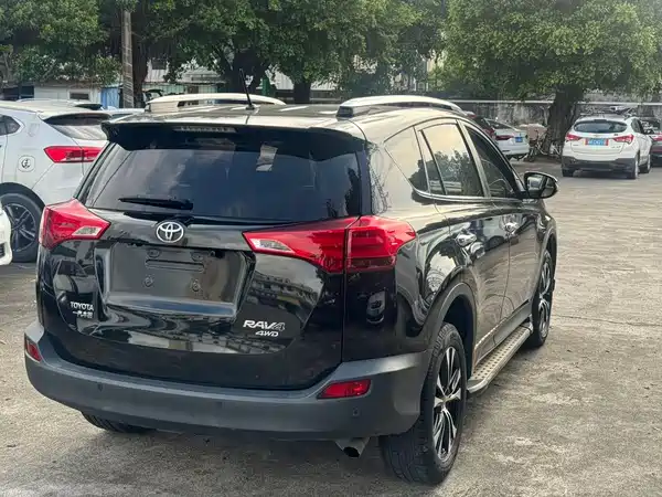 Toyota RAV4 2014