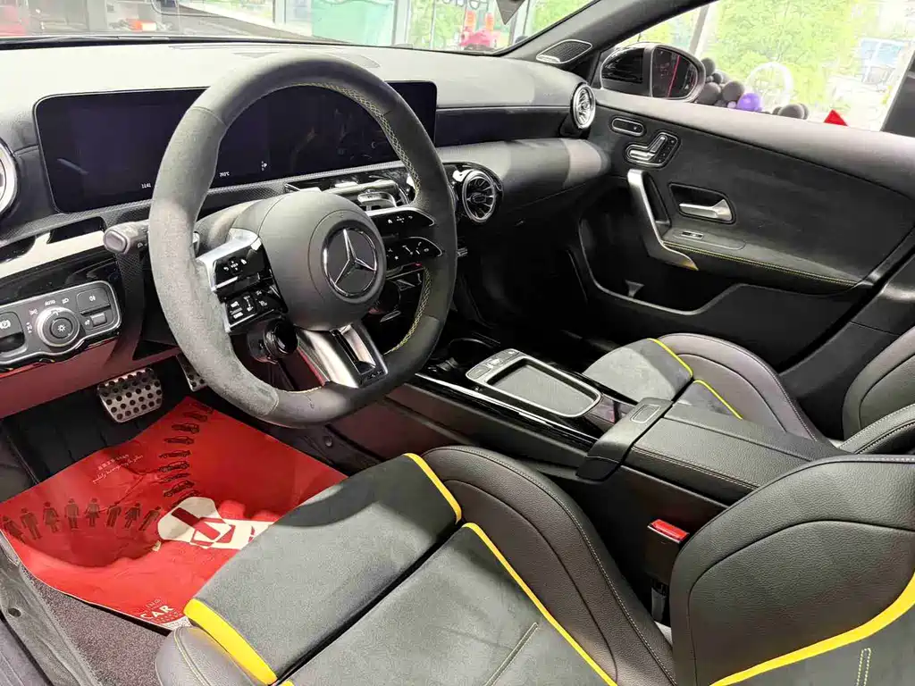 Mercedes-Benz A-Class AMG 2025 — фото 7