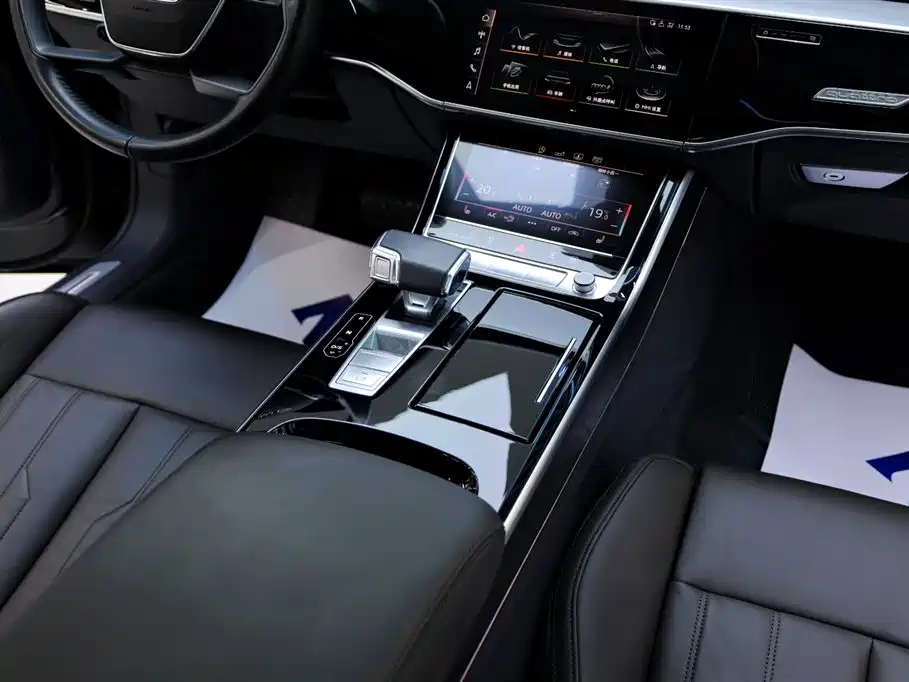 Audi A8 2020 — фото 23