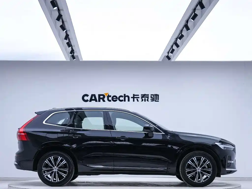 Volvo XC60 2021 — фото 3