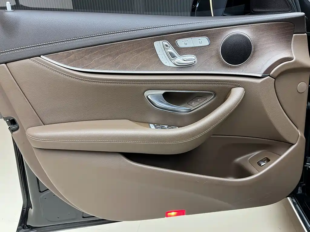 Mercedes-Benz E-Class 2019 — фото 7