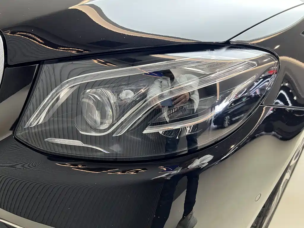 Mercedes-Benz E-Class 2019 — фото 20
