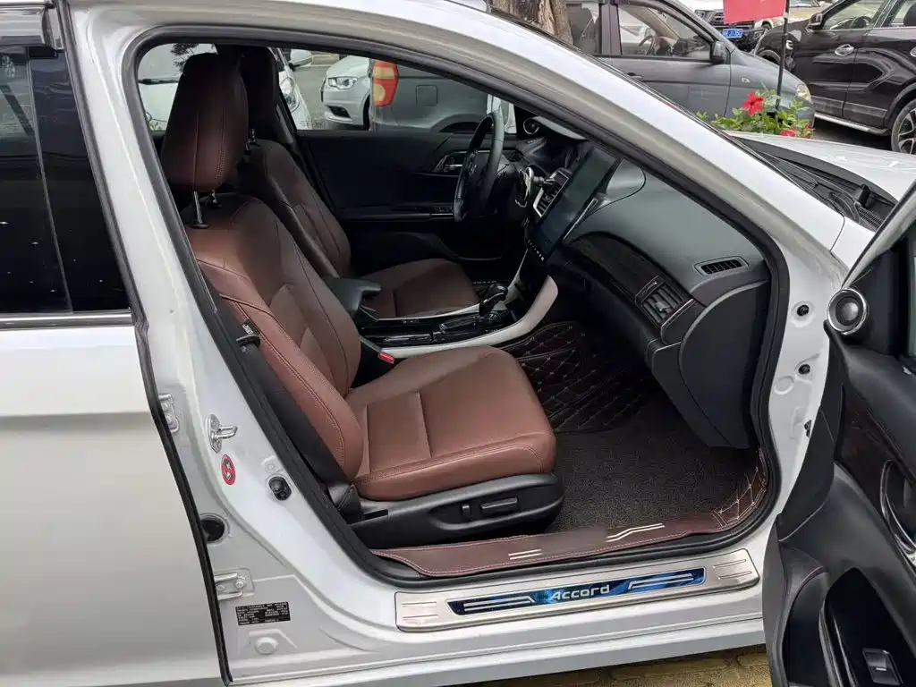 Honda Accord 2016 — фото 15