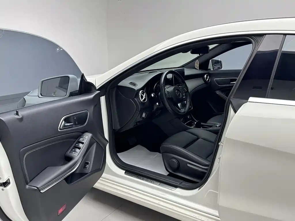 Mercedes-Benz CLA 2017 — фото 15