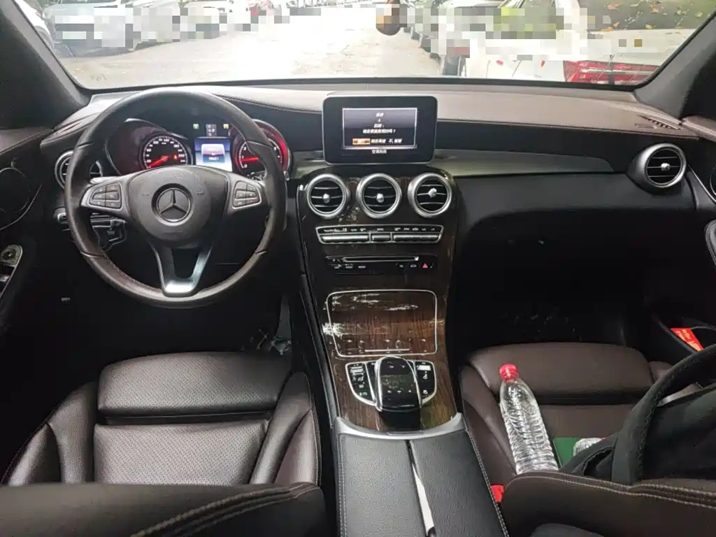 Mercedes-Benz GLC 2018 — фото 13