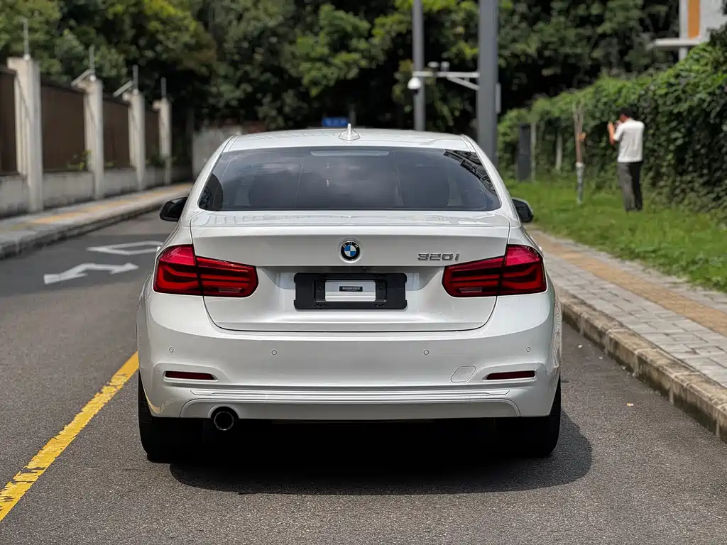 BMW 3 Series 2016 — фото 8