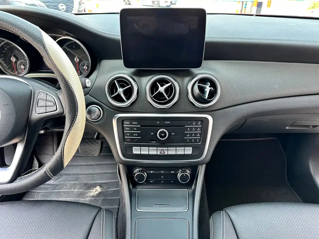 Mercedes-Benz GLA 2018 — фото 15