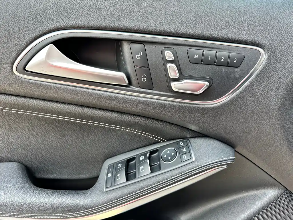 Mercedes-Benz GLA 2018 — фото 17