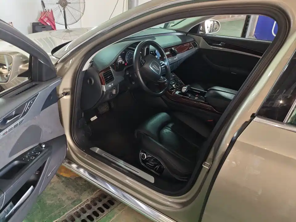 Audi A8 2013