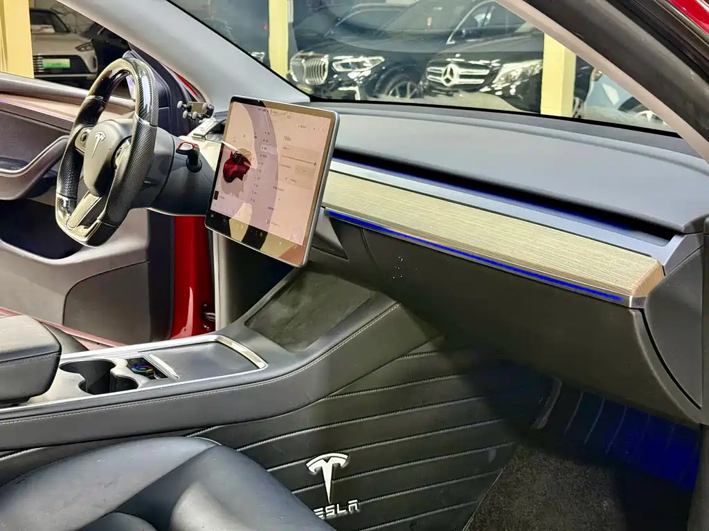 Tesla Model Y 2023 — фото 15