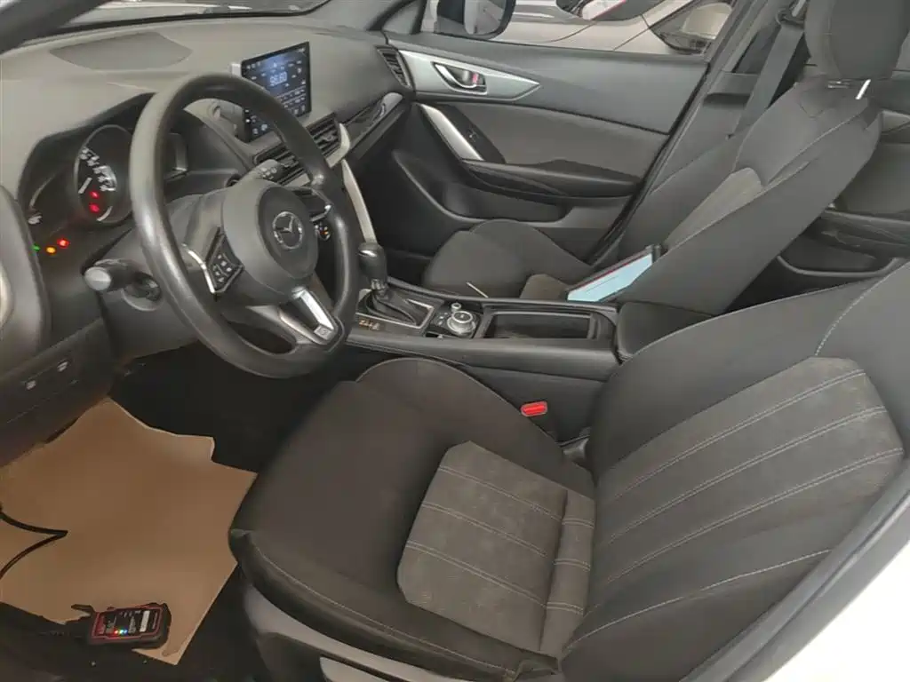Mazda CX-4 2019 — фото 15