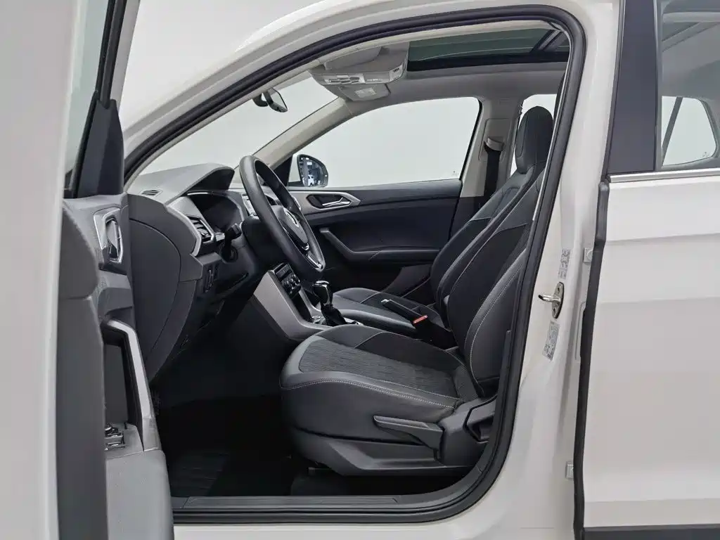 Volkswagen T-Cross 2020 — фото 10