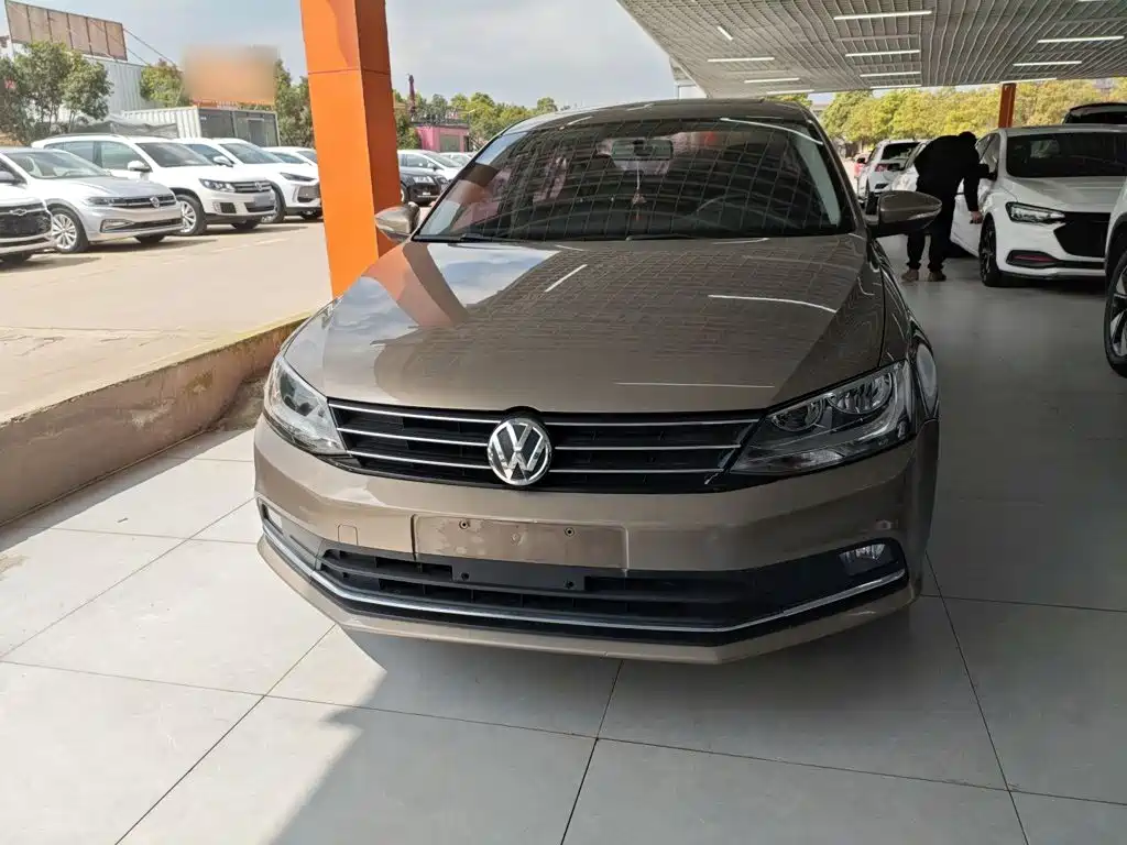 Volkswagen Sagitar 2016