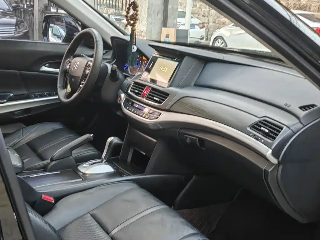 Honda Crosstour 2016 — фото 17