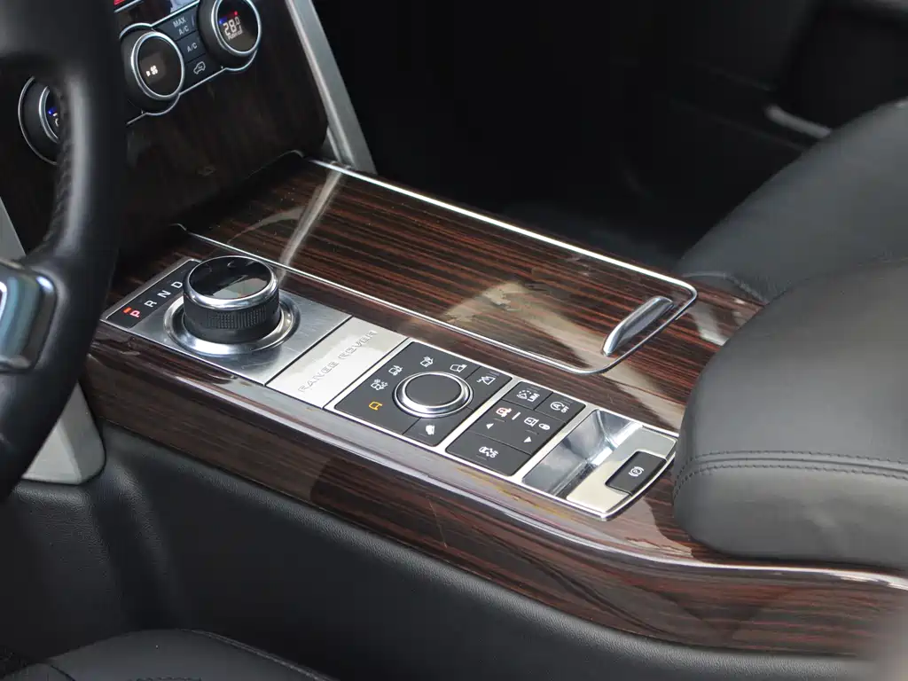 Land Rover Range Rover 2018 — фото 11