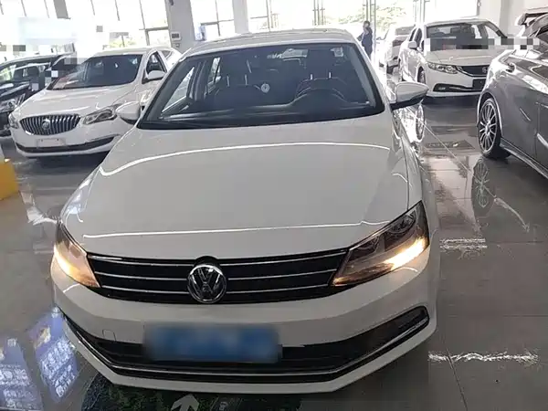 Volkswagen Sagitar 2018