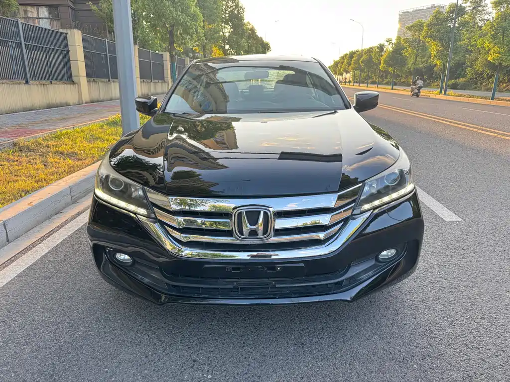 Honda Accord 2015 — фото 2