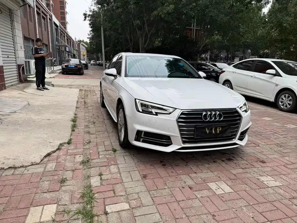 Audi A4L 2019