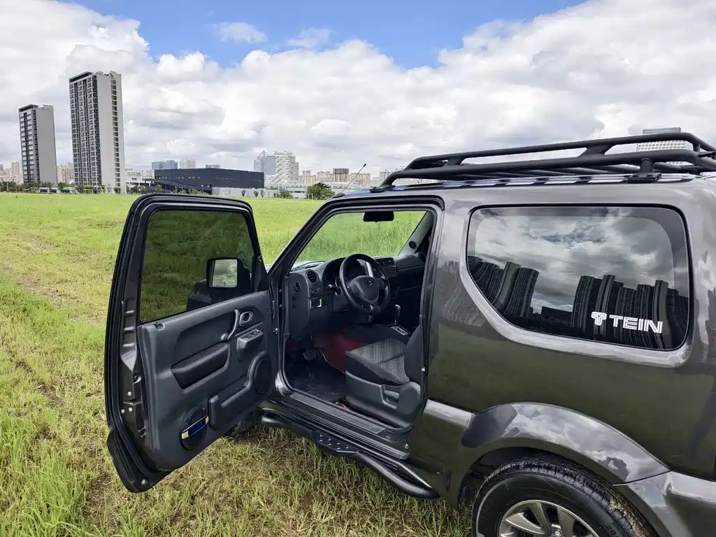 Suzuki Jimny 2016 — фото 15