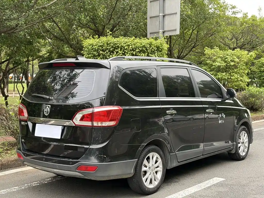 Baojun 730 2015
