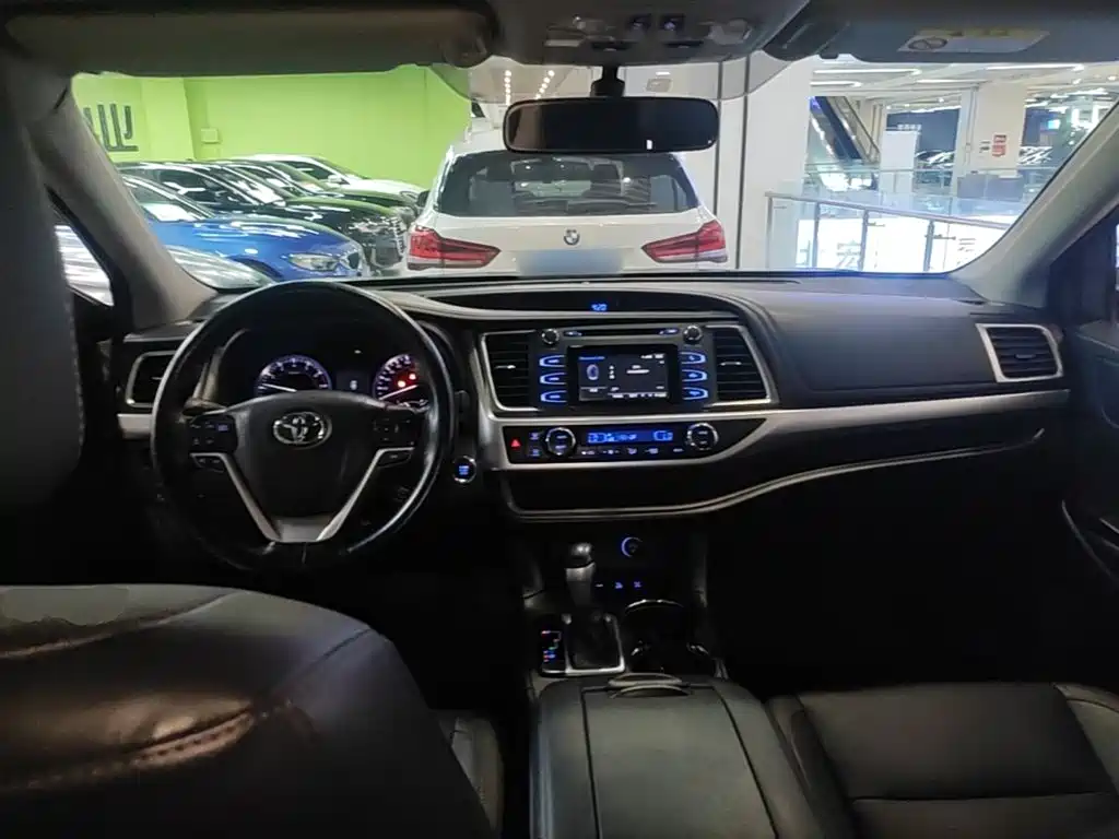 Toyota Highlander 2017 — фото 10