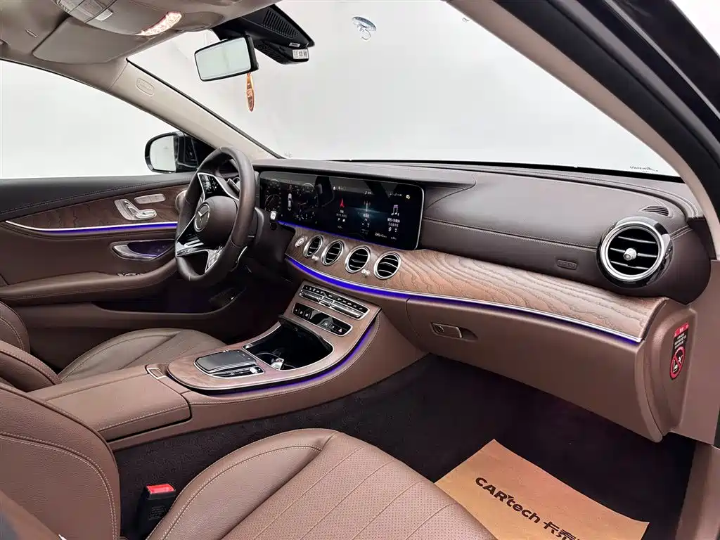 Mercedes-Benz E-Class 2023 — фото 11