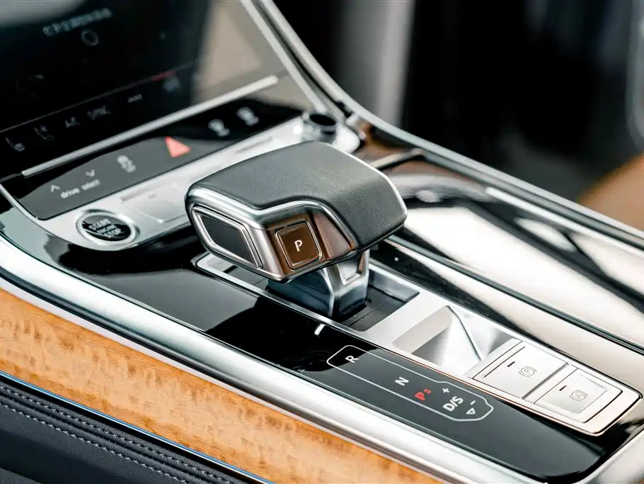 Audi Q7 2023 — фото 16