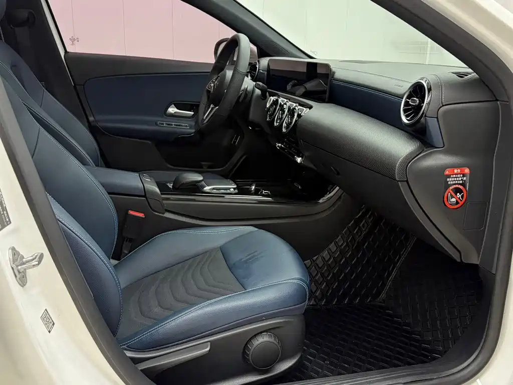 Mercedes-Benz A-Class 2022 — фото 20