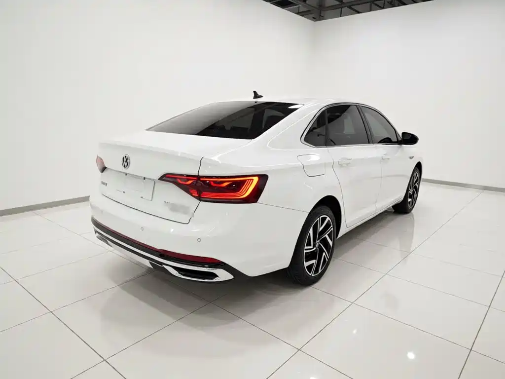 Volkswagen Sagitar 2024