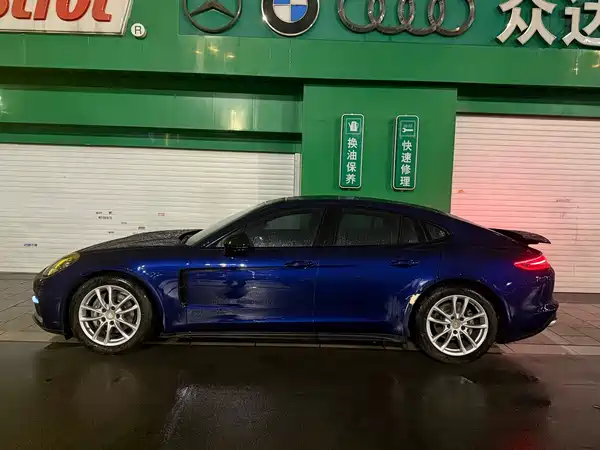 Porsche Panamera 2020