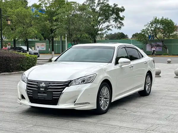 Toyota Crown 2017