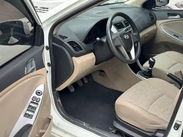 Hyundai Accent 2014