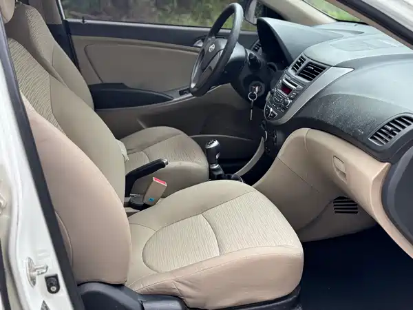 Hyundai Accent 2014