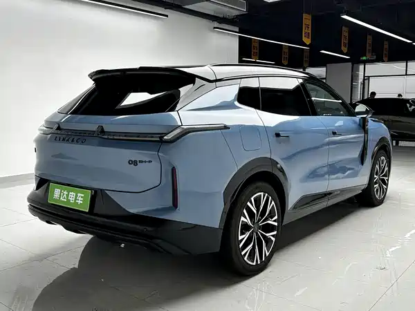 Lynk & Co 08 EM-P 2025