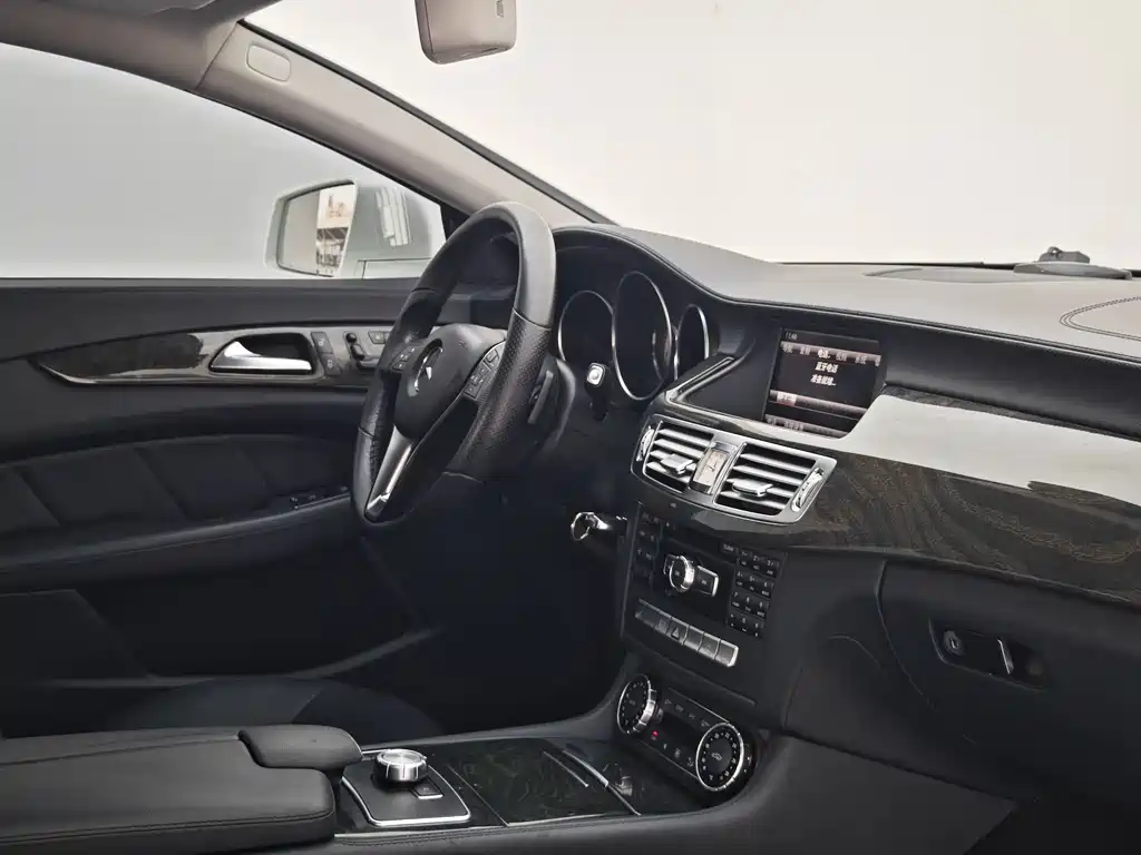 Mercedes-Benz CLS 2013 — фото 11