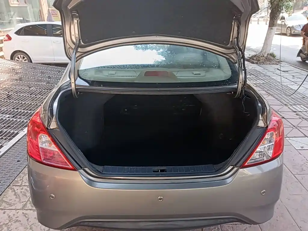 Nissan Sunny 2015 — фото 19