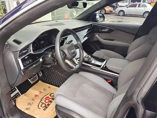Audi Q8 2021
