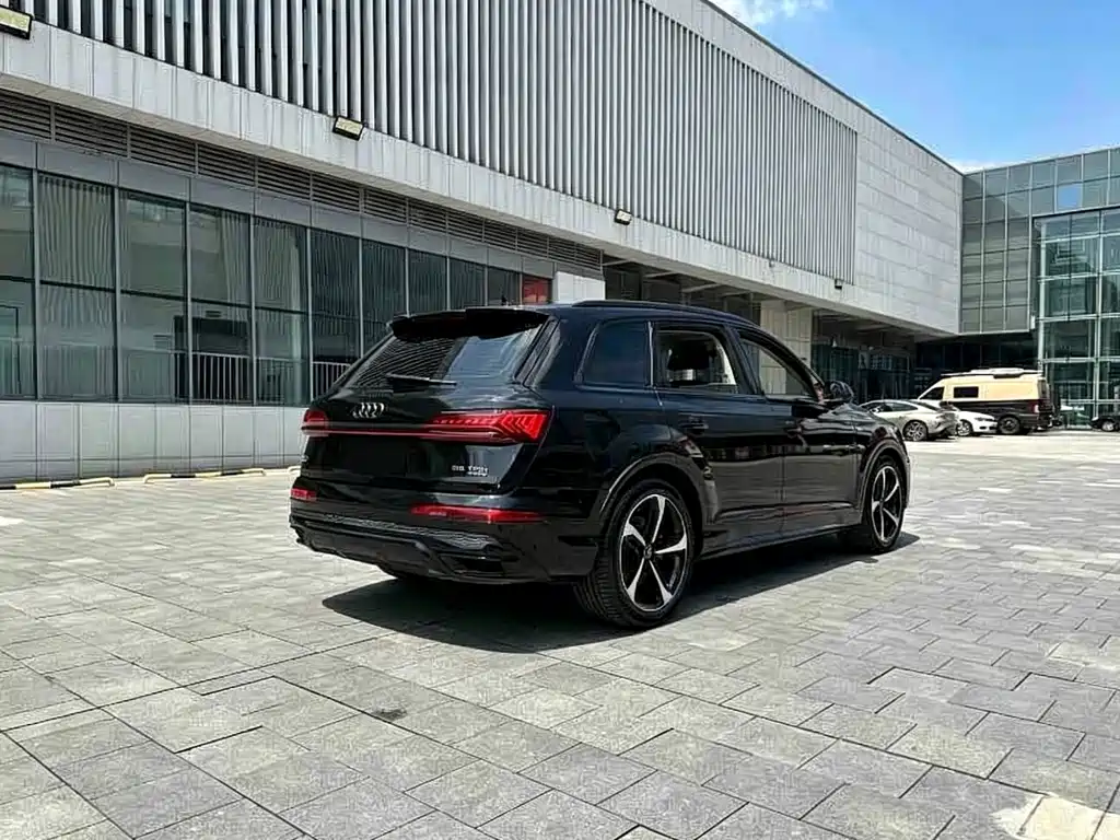 Audi Q7 2021 — фото 9