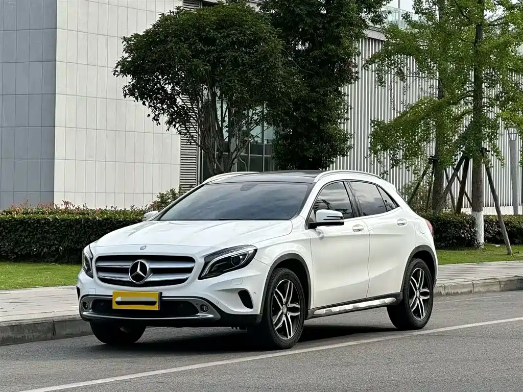 Mercedes-Benz GLA 2015 — фото 1