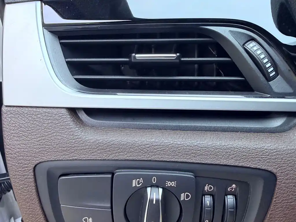 BMW X1 2022 — фото 15