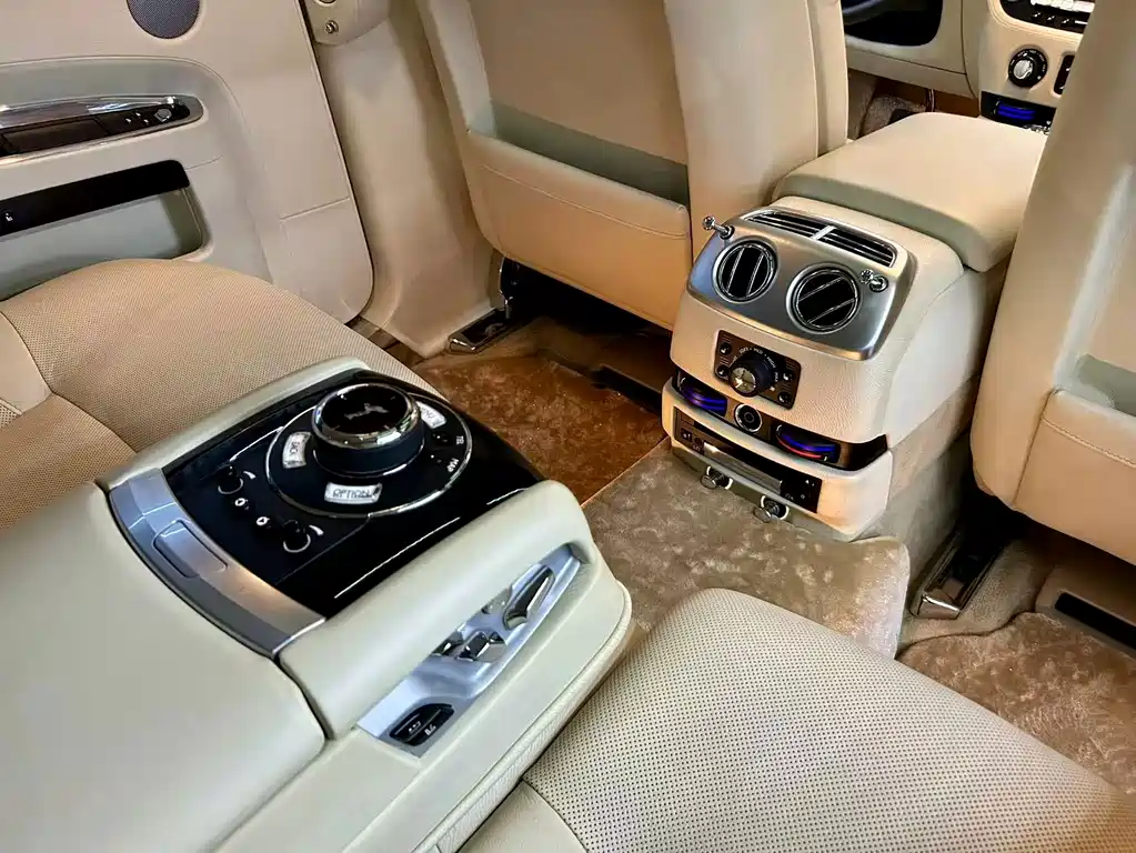 Rolls-Royce Ghost 2012 — фото 13