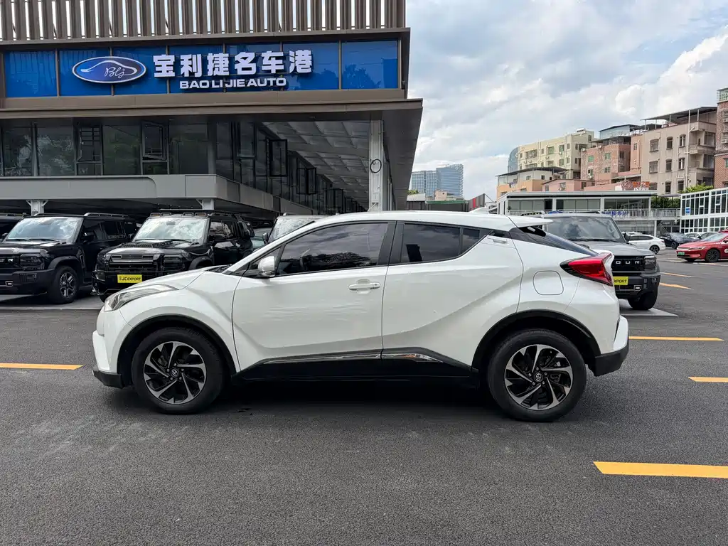 Toyota IZOA 2018 — фото 7