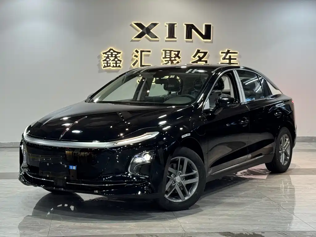 Hongqi E-QM5 — фото 1