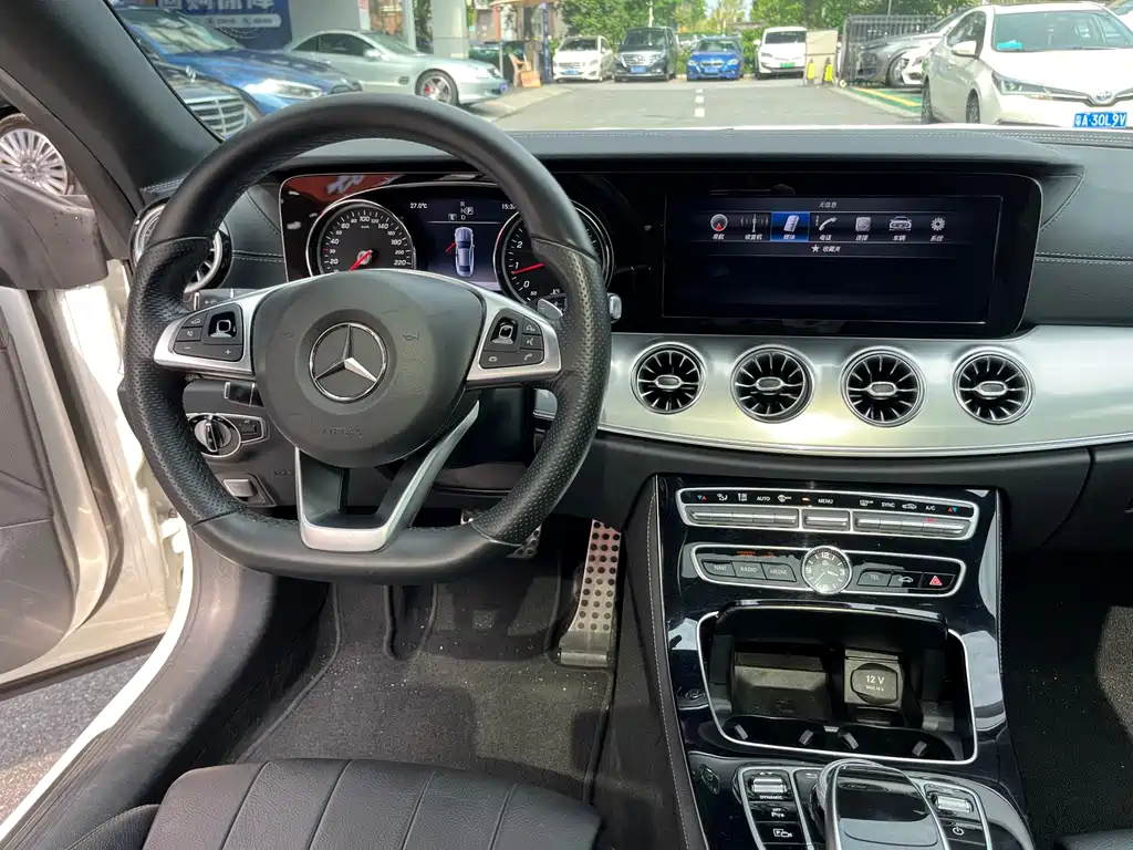Mercedes-Benz E-Class 2018 — фото 17