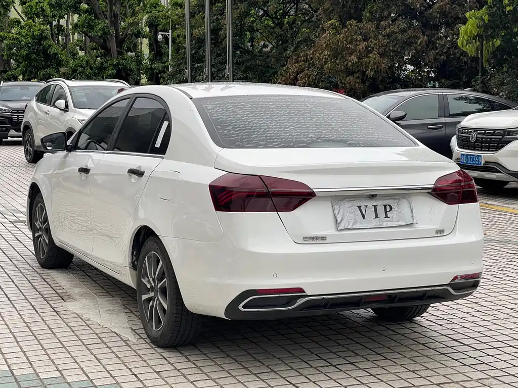 Geely Emgrand 2020 — фото 3