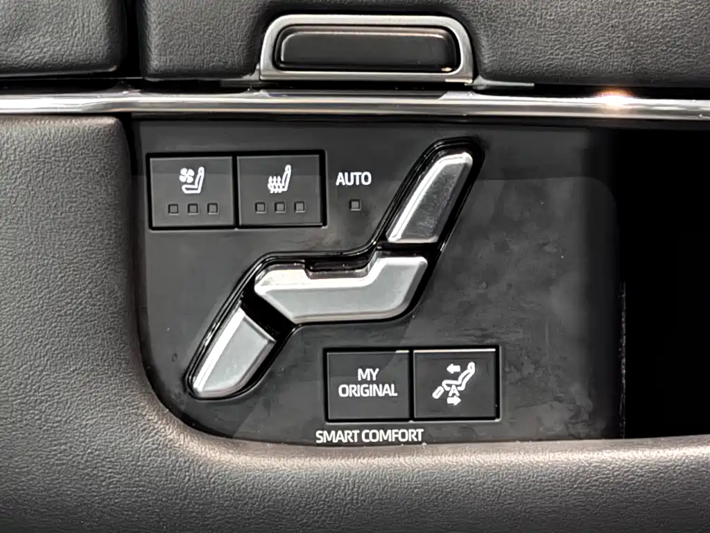 Toyota Alphard 2024 — фото 17
